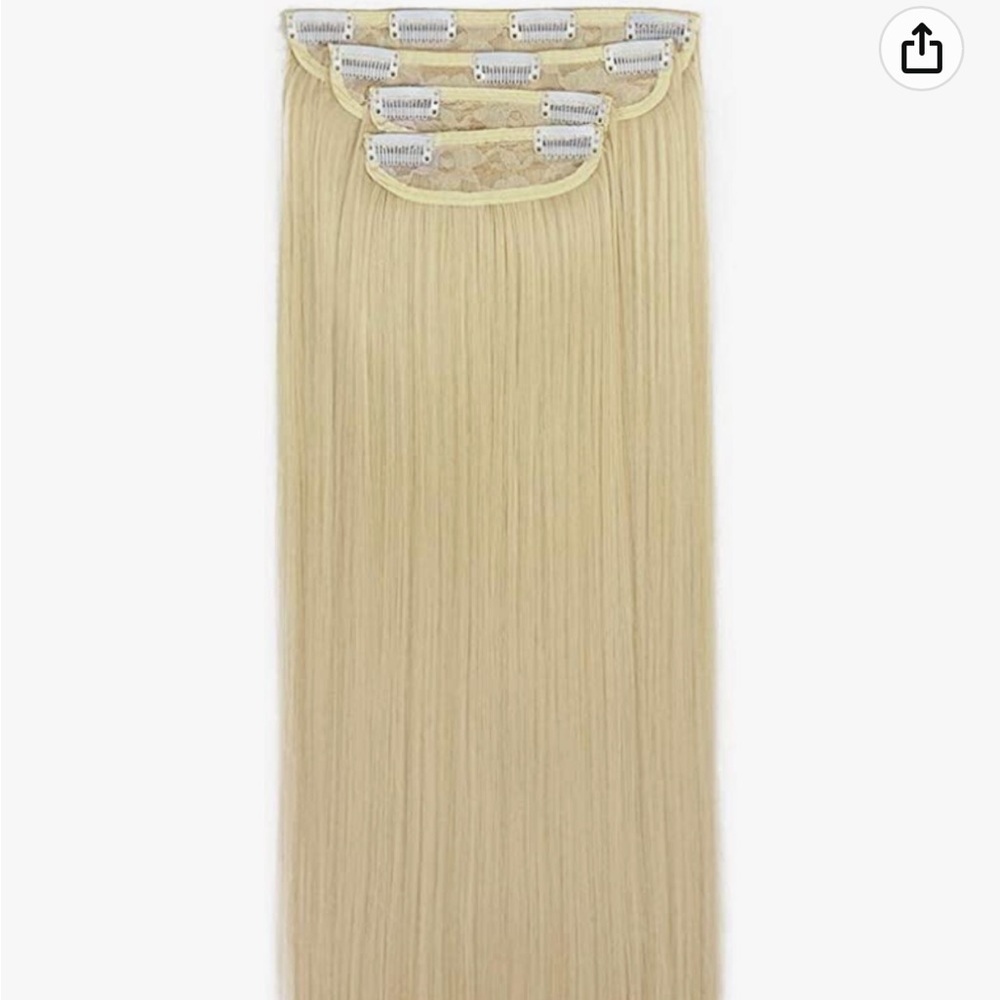 NWT 26 inch clip in extensions